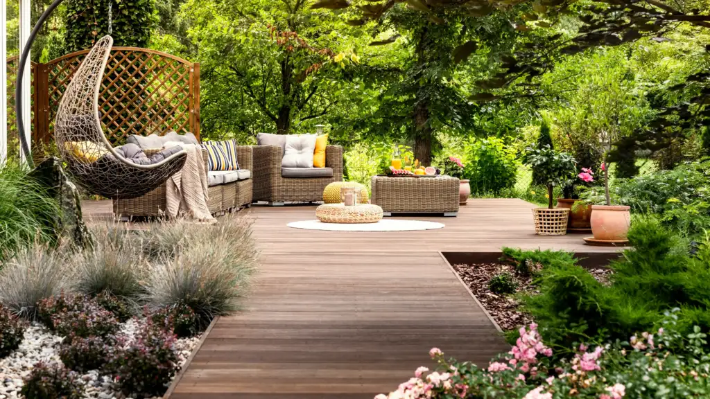 Amazing Outdoor Living Spaces + Patio Furniture Ideas For Outdoor Space